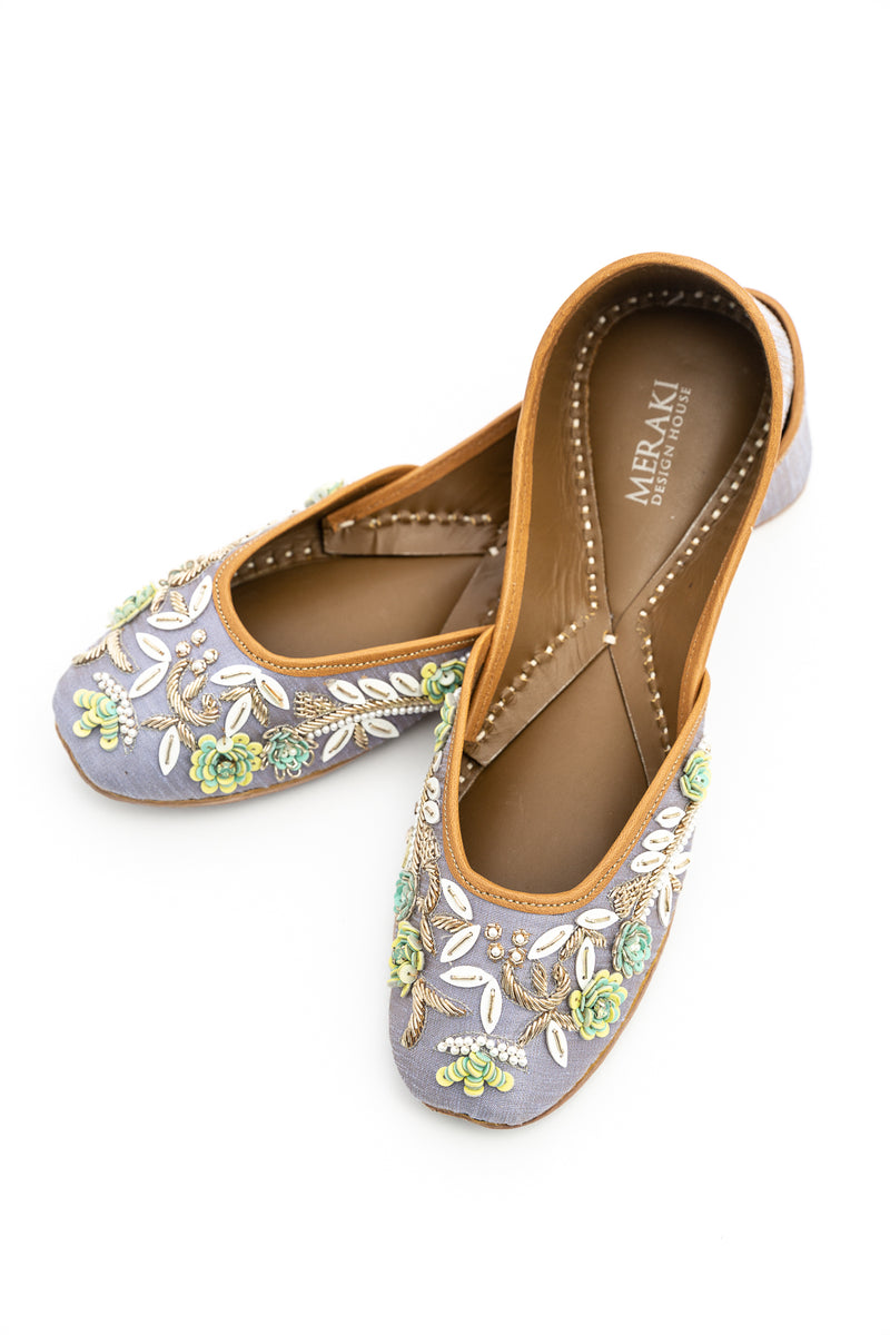 Handcrafted flats, inspired by the traditional form of South Asian Khussa/Jutti. Made with 100% genuine leather to keep you comfortable regardless of the occasion.