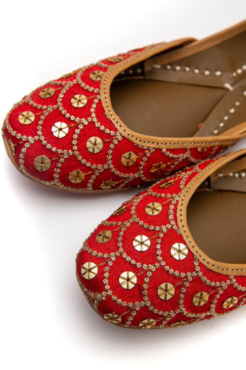  Handcrafted red flats, inspired by the traditional form of South Asian Khussa/Jutti. Made with 100% genuine leather. Beaded flats to keep you comfortable regardless of the occasion.