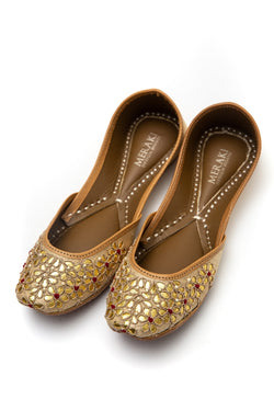 Handcrafted golden flats, inspired by South Asian Khussa/Jutti design. Made with 100% genuine leather. Comfortable and fancy flats perfect for a night out or a wedding. Must have shoes. 